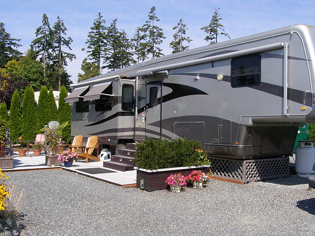 2004 Newmar Mountain Aire Photo