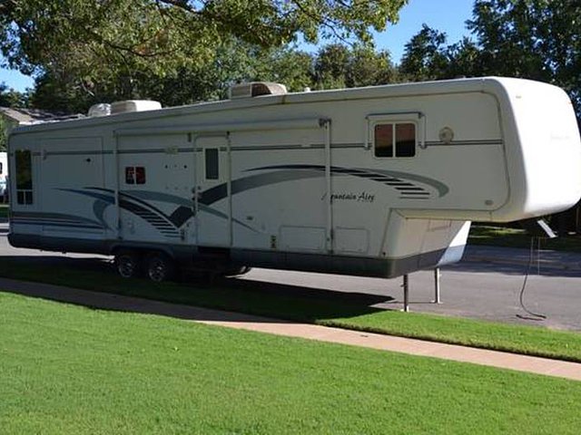 2000 Newmar Mountain Aire Photo