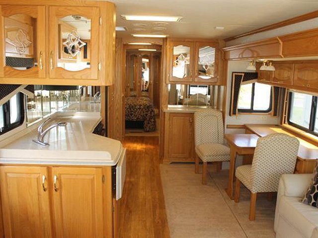 05 Newmar Mountain Aire