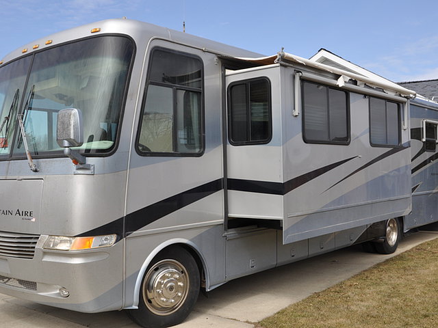 2003 Newmar Mountain Aire Photo