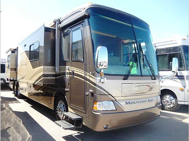 2006 Newmar Mountain Aire Photo