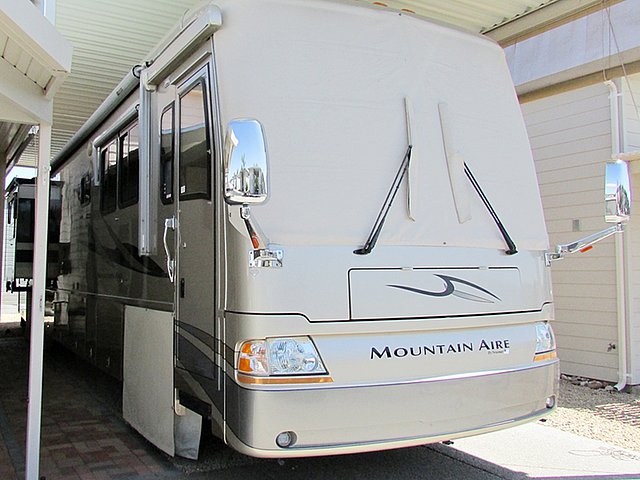 2004 Newmar Mountain Aire Photo
