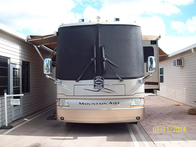 2005 Newmar Mountain Aire Photo
