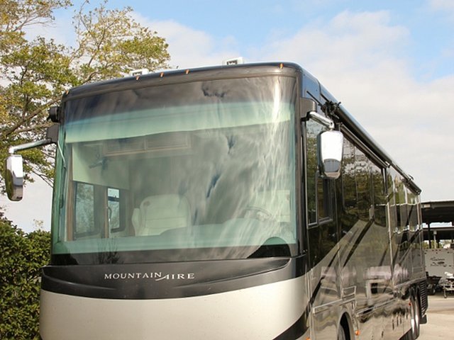 2008 Newmar Mountain Aire Photo
