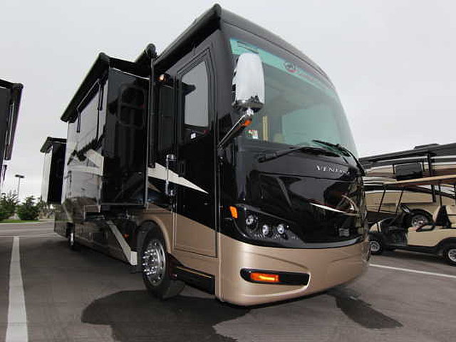2015 Newmar Ventana Photo