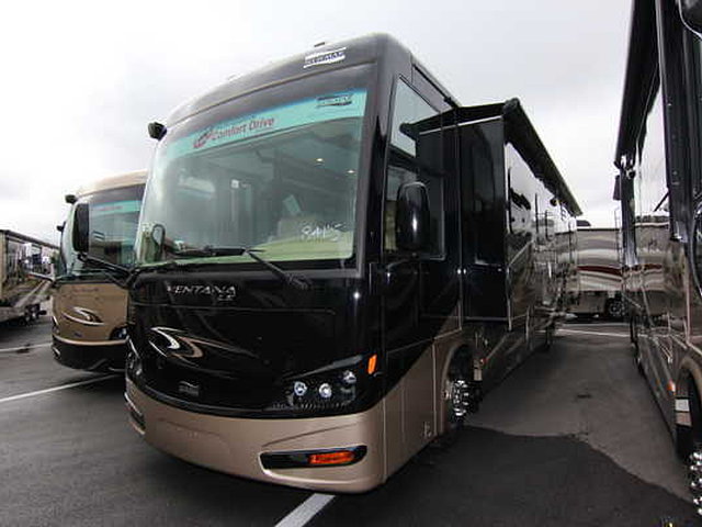 2015 Newmar Ventana LE Photo