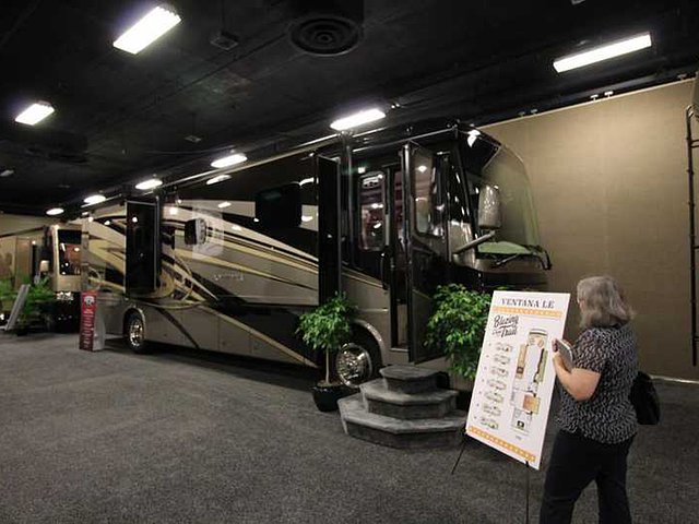 2016 Newmar Ventana LE Photo