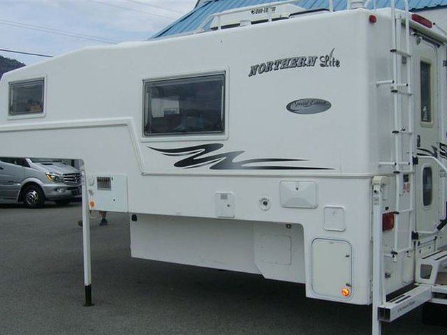 2009 Northern Lite Northern Lite Photo