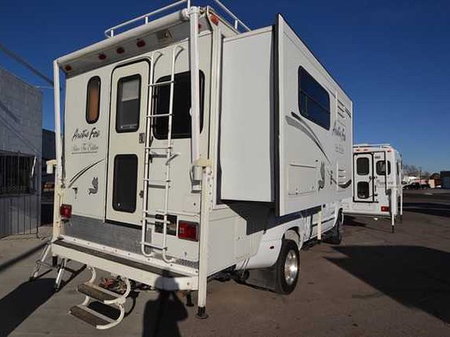 2005 Northwood Arctic Fox Photo