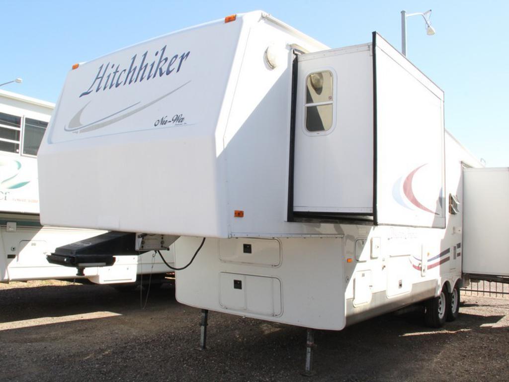 2004 NuWa Hitchhiker Discovery, Mesa, AZ US, $18,995.00, Stock Number 2004 Hitchhiker 5th Wheel For Sale