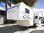 2004 NuWa Hitchhiker II Photo #2