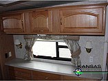 2005 NuWa Hitchhiker II LS Photo #16