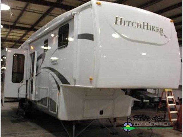 2011 NuWa Hitchhiker Discover America Photo