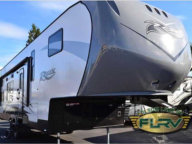 2015 Pacific Coachworks Pacific Coachworks Photo