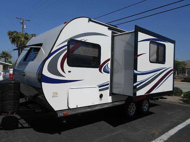 2016 Pacific Coachworks Tango Photo