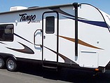 14 Pacific Coachworks Tango Towlite