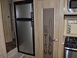 2015 Pacific Pacific Coachworks Photo #11