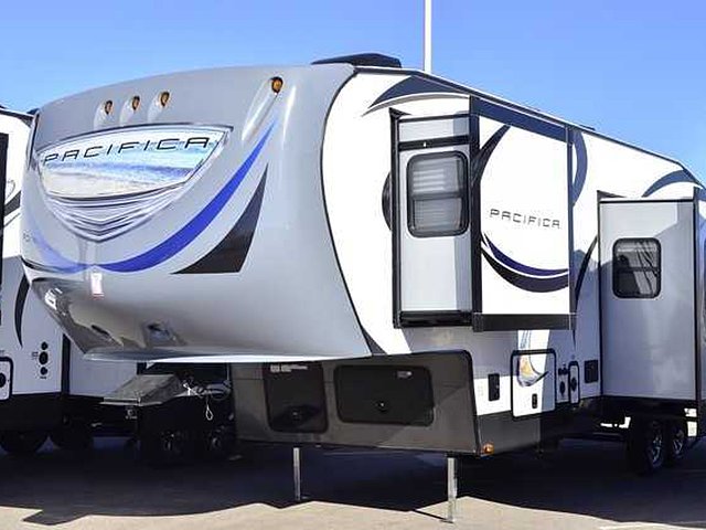 2015 Pacific Pacific Coachworks Photo