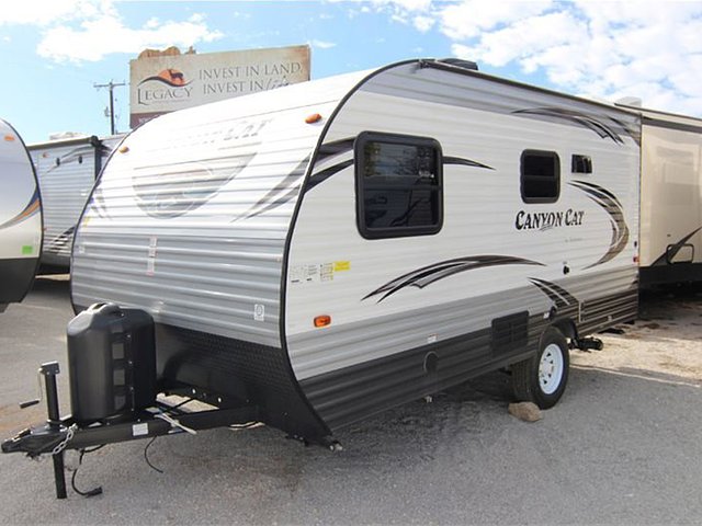 2015 Palomino Canyon Cat Photo