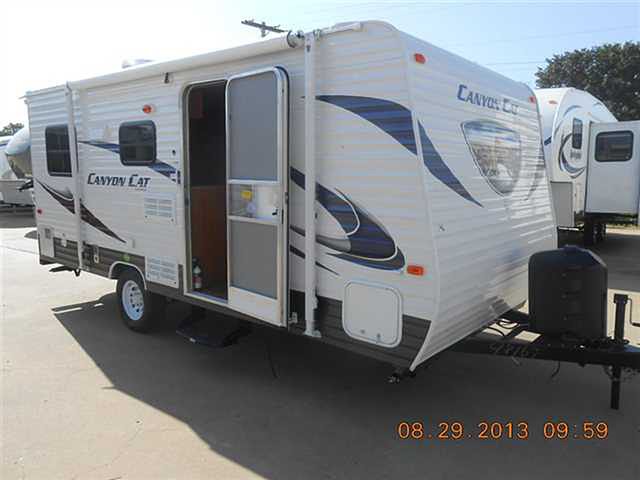 2014 Palomino Canyon Cat Photo