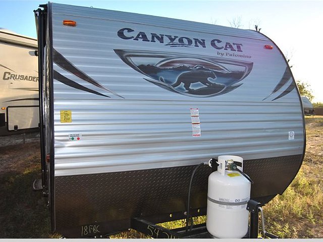2015 Palomino Canyon Cat Photo
