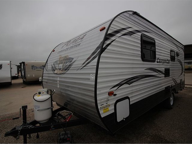 2016 Palomino Canyon Cat Photo