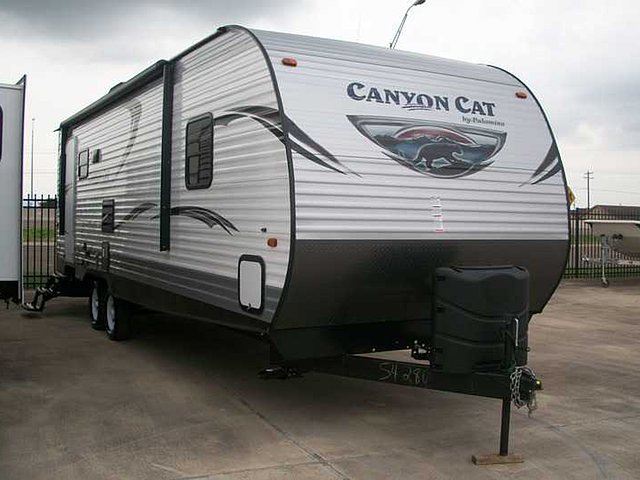 2015 Palomino Canyon Cat Photo