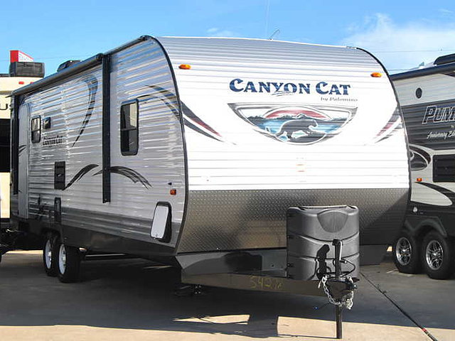 2015 Palomino Canyon Cat Photo
