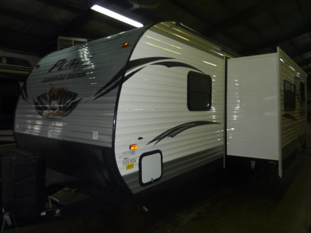 2015 Palomino Canyon Cat Photo