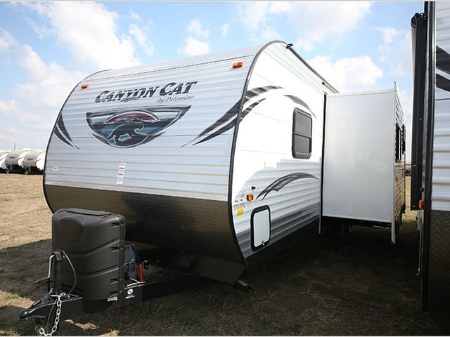 2015 Palomino Canyon Cat Photo