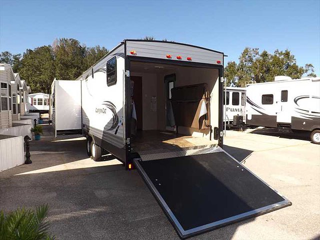 2015 Palomino Canyon Cat Photo