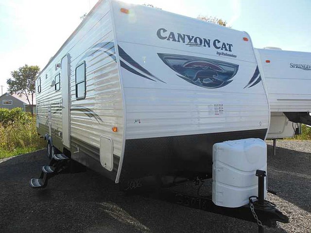 2015 Palomino Canyon Cat Photo