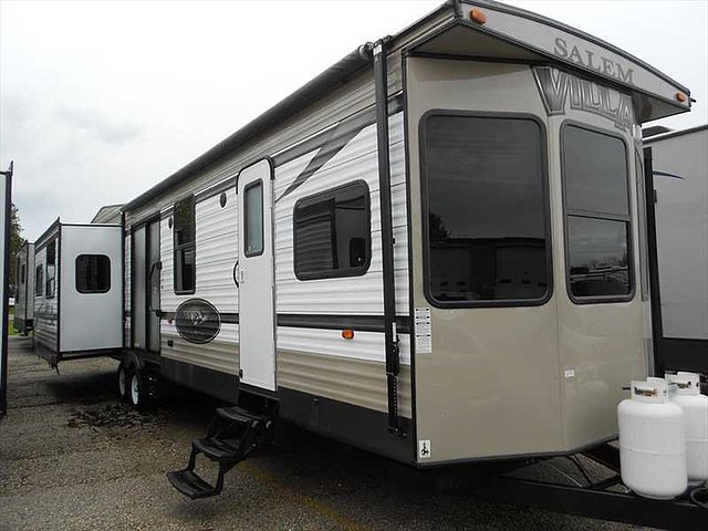 2015 Forest River Salem Villa Photo