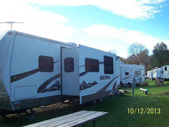 2009 Forest River Sierra Photo