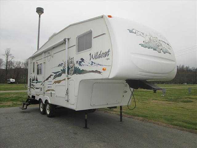 2004 Forest River Wildcat Photo