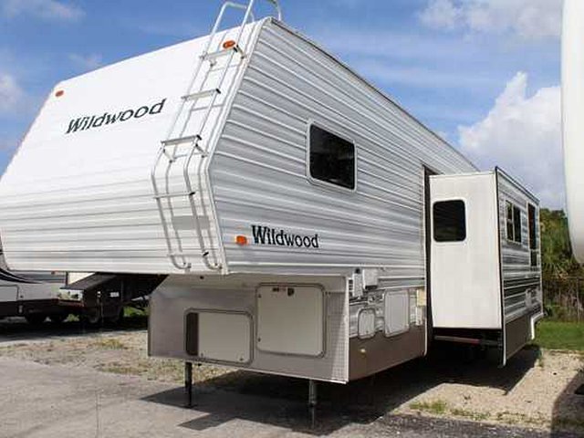 2003 Forest River Wildwood Photo
