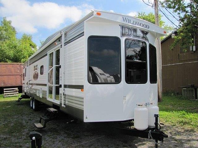 2015 Forest River Wildwood DLX Photo