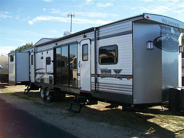 2015 Forest River Wildwood DLX Photo