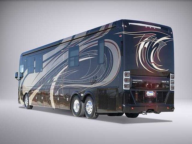 2015 Foretravel Motorcoach Foretravel Photo