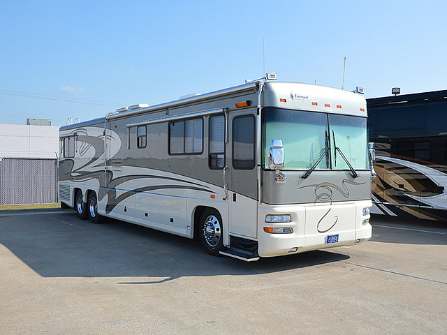 2002 Foretravel Motorcoach Foretravel Photo