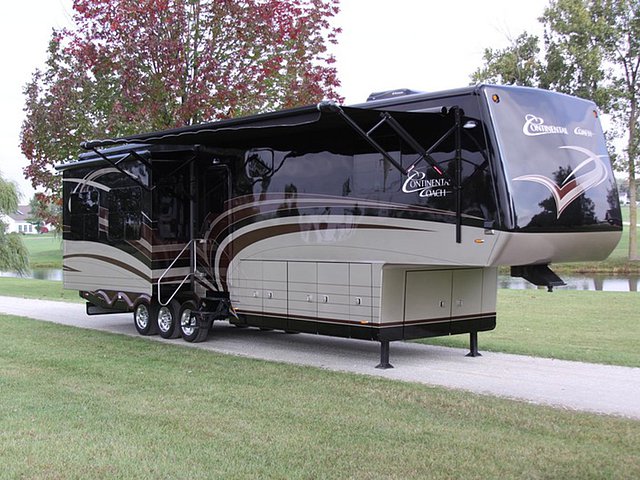 2014 ForksRV Continental Coach Photo