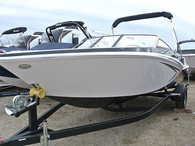 15 Glastron