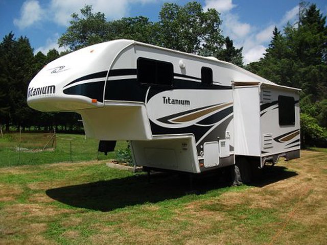 2008 Glendale RV Titanium Photo