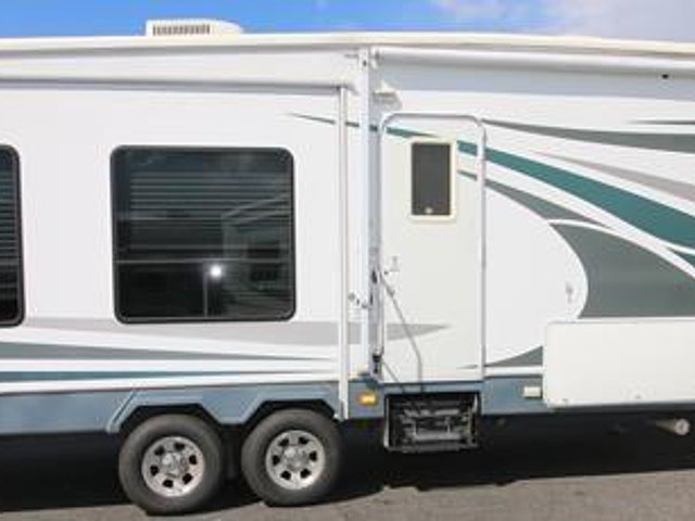 2006 Glendale RV Titanium Photo