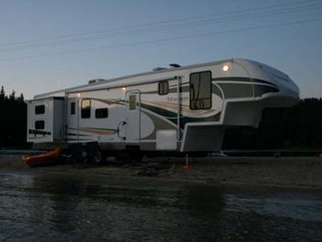 2008 Glendale RV Titanium Photo