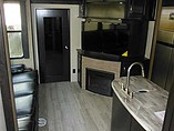2016 Grand Design Momentum Photo #13