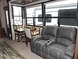2015 Grand Design Momentum Photo #15