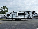 2015 Grand Design Momentum Photo #2