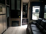 2015 Grand Design Momentum M-Class Photo #13