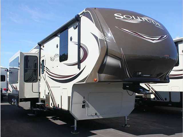 15 Grand Design Solitude